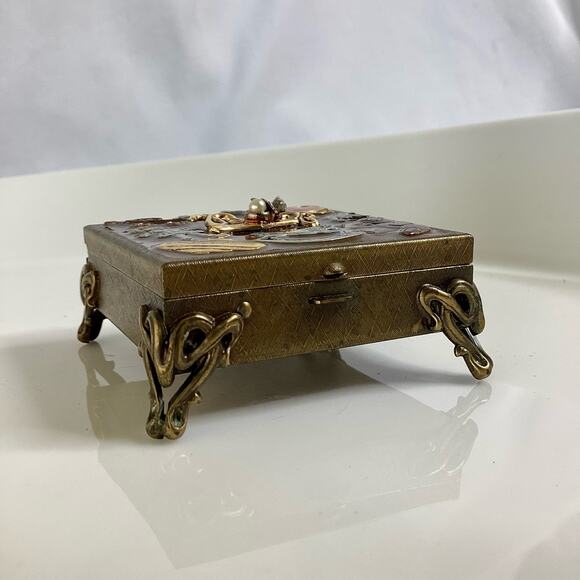 Sweet Romance Trinket Box - Picture 2 of 5
